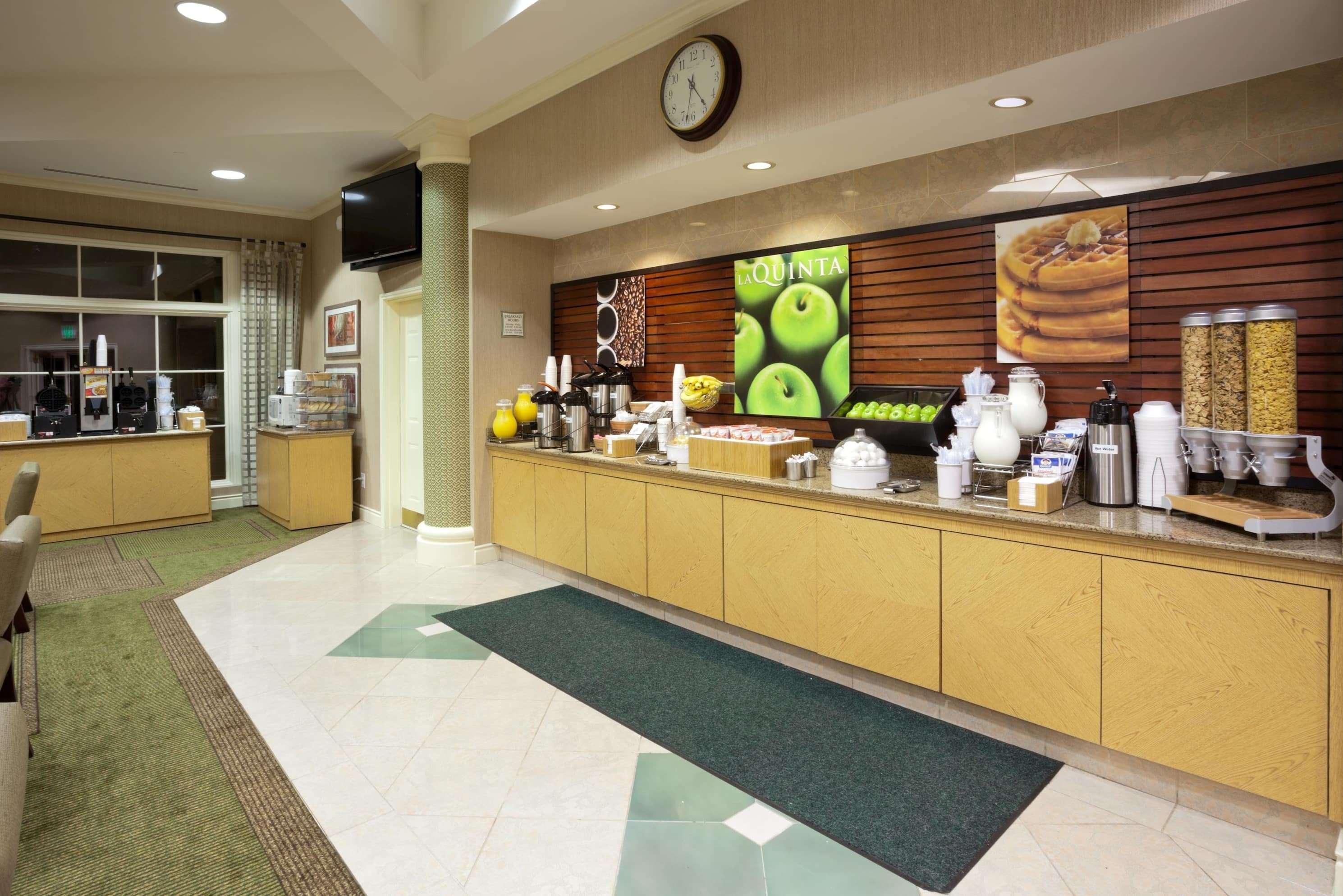 La Quinta By Wyndham Salt Lake City Airport Exterior photo